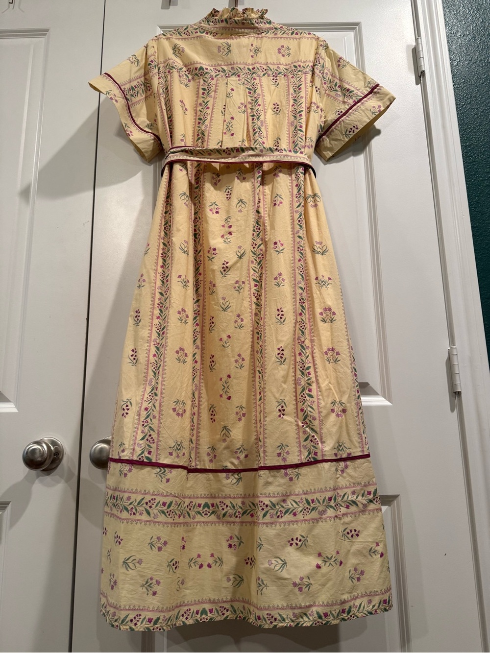 entro Pale Yellow Floral Midi Dress with Pink Trim - Picture 7 of 10